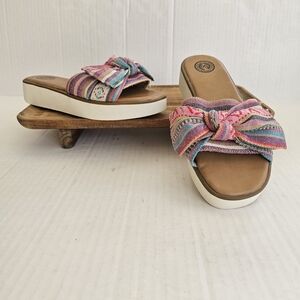 SO American Heritage Platform Sandals Size 7 Open Toe Slides Top Bow Multicolor